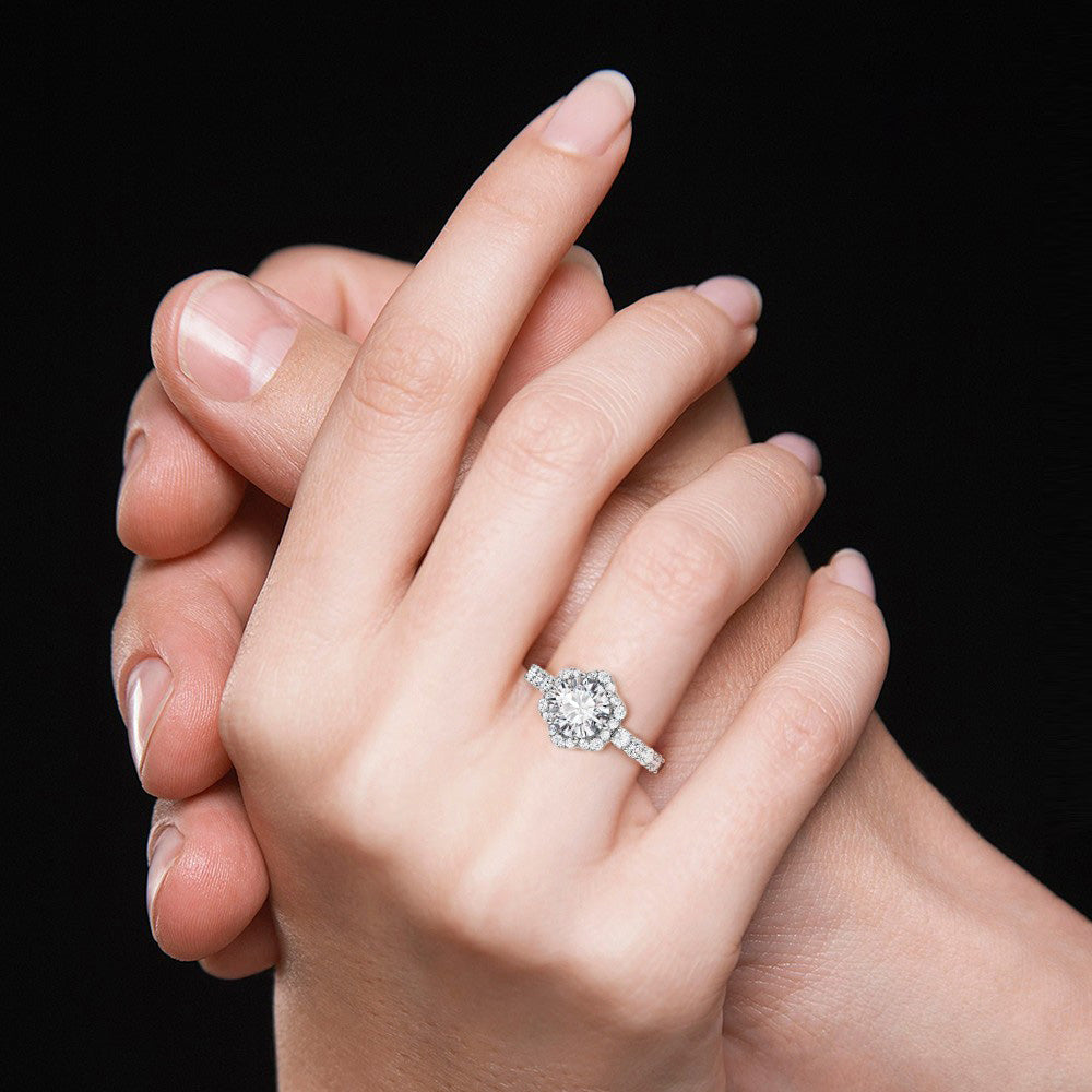 Gnoce Round Cut Cluster Vintage Engagement Ring_7