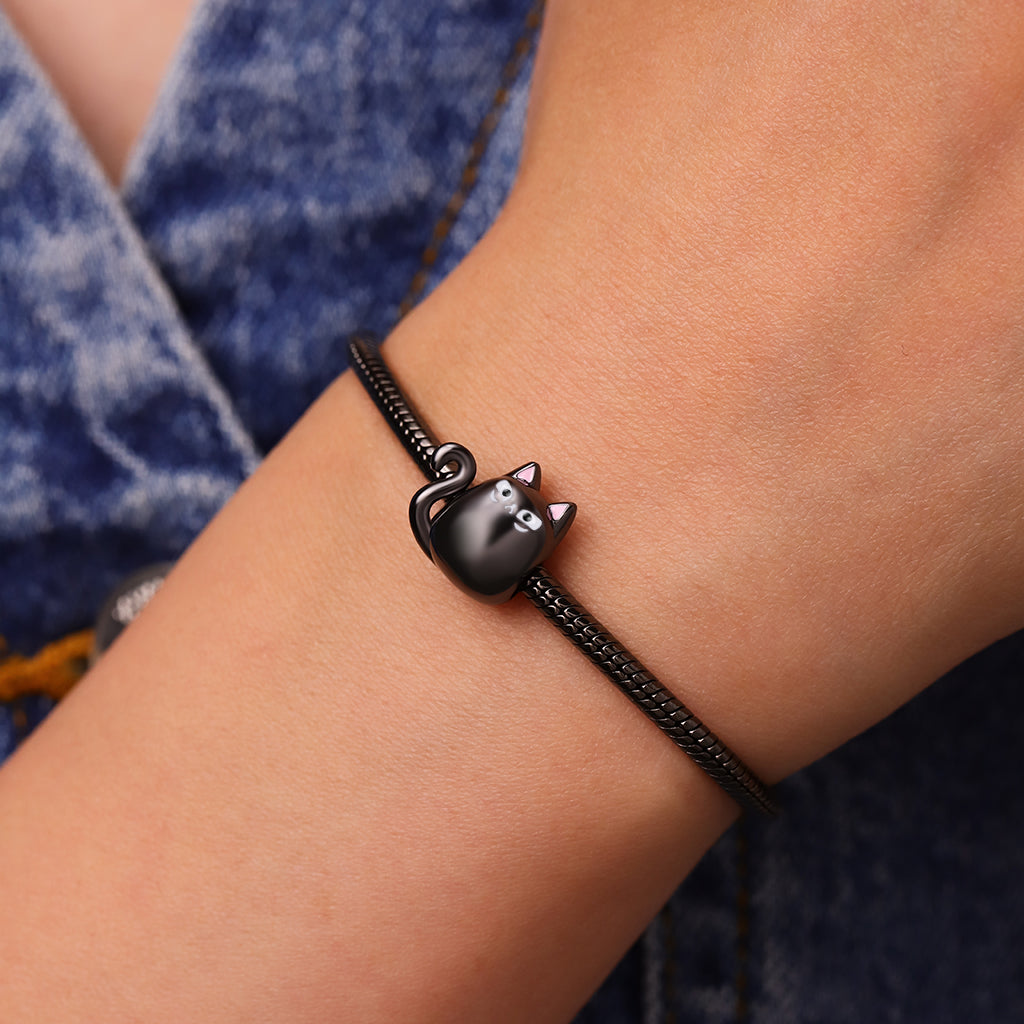 Judgy Cat Charm_5