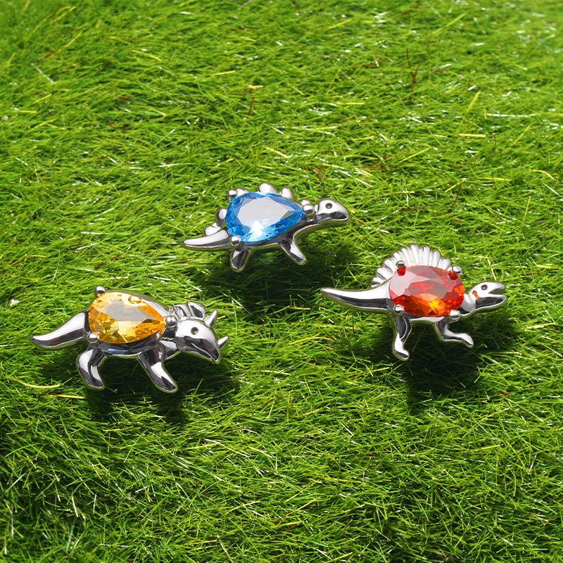 Gnoce Sparkling Stegosaurus Stud Earrings_3
