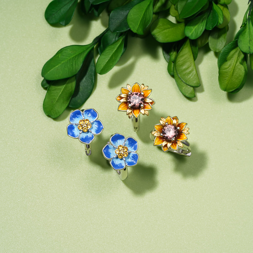Gnoce Forget-Me-Not Flower Hoop Earrings_3