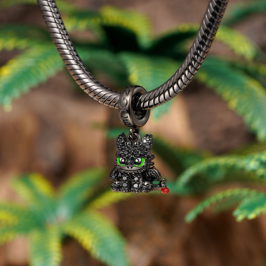 Gnoce Pave Diamond Toothless Pendant Dangle Charm_3